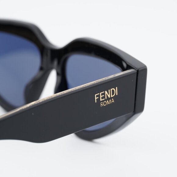 Fendi FE40163U 01V Sunglasses Shiny Black Cat Eye Frame, Blue Lenses main image 9
